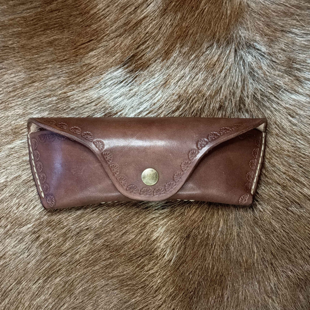 Kožené puzdro na okuliare 002