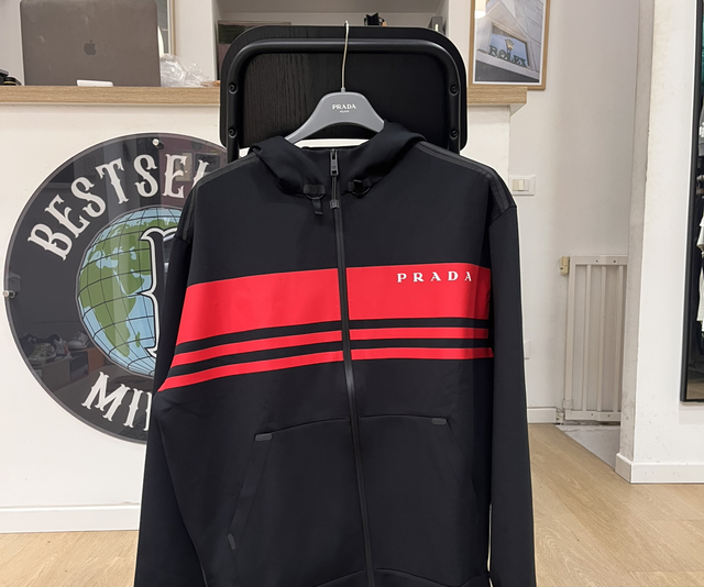 Prada jacket luna rossa size M fit L cond 9,5/10