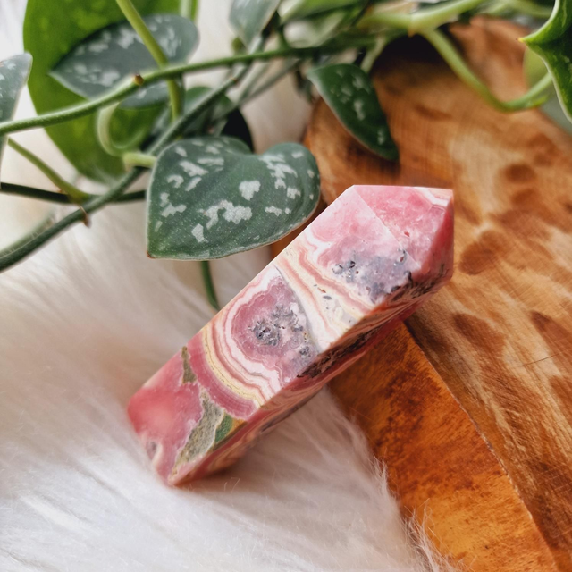 Rhodochrosite Point 69g