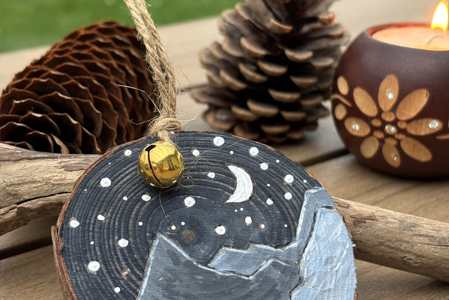 Boule de Noël Montagne dans la Nuit 