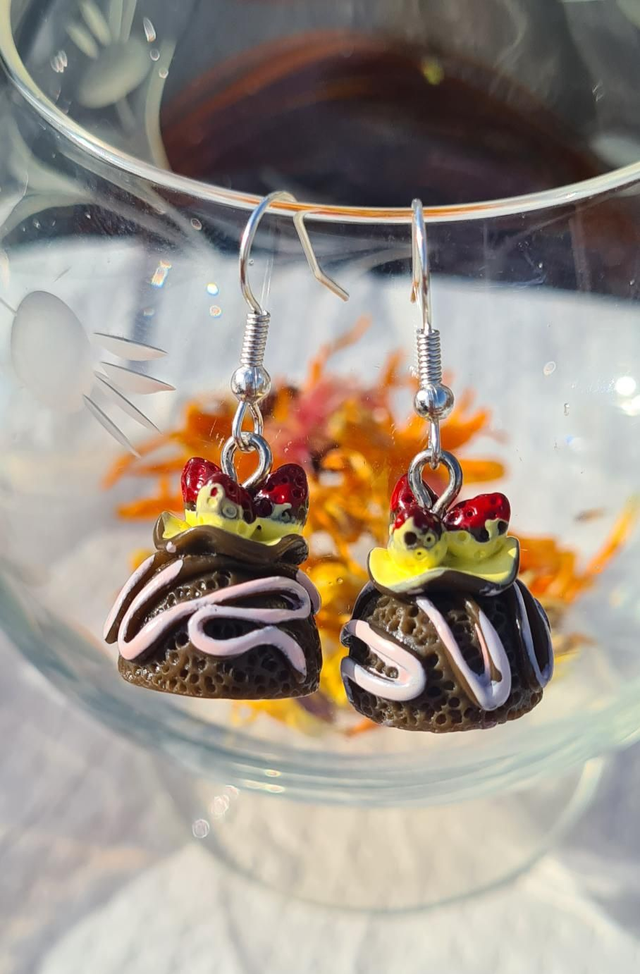 Earrings chocolate gateau strawberries cream