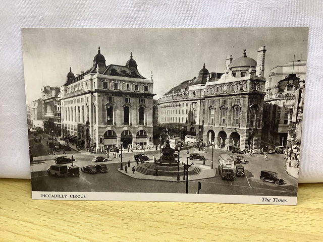 London, Piccadilly Circus - The Times Series- The London Scene Vintage Postcard Our Ref A119 £2.25