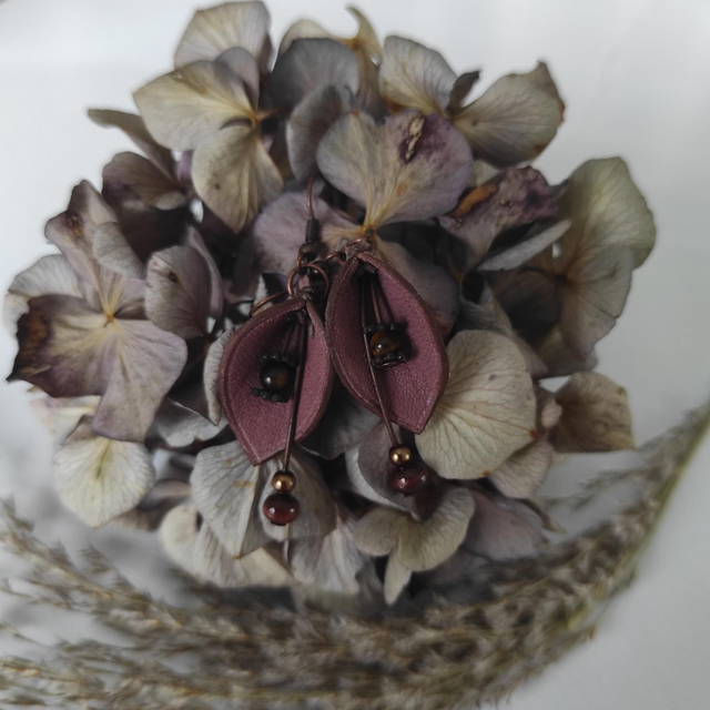 Boucles d&#039;oreilles Feuilles en cuir 