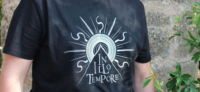 T-shirt - In Illo Tempore - logo - Unisex 