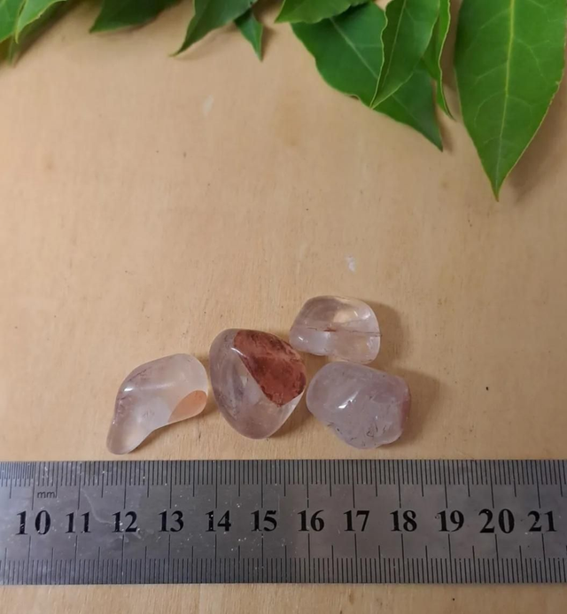 HEMATOID QUARTZ TUMBLESTONE