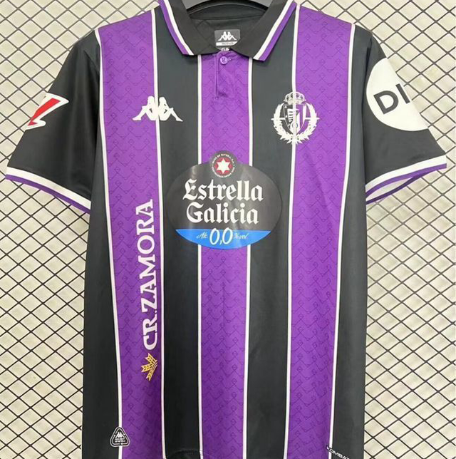 Segunda equipación Real Valladolid 25, 26