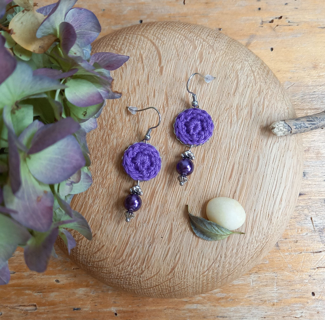 Parure violette et argentée - Boucles d&#039;oreille violettes type clochettes
