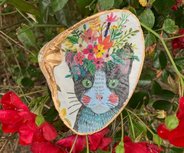 Handmade Cat Design Shell Trinket Dish 