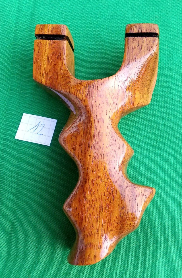 11-28 Lance Pierre Compétition artisanal - (2 bandes)