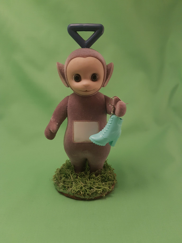 Boucle d'oreille talon barbie