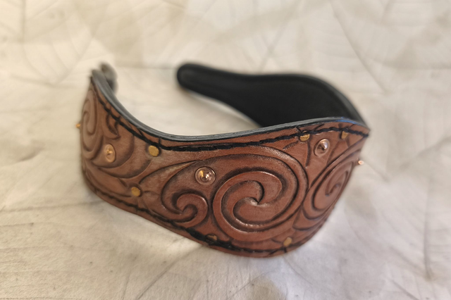 Bandeau en cuir naturel, coiffure païenne