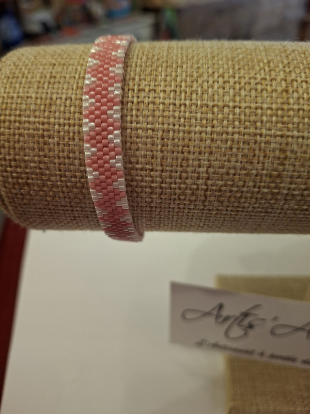 Bracelet tissé rose et blanc