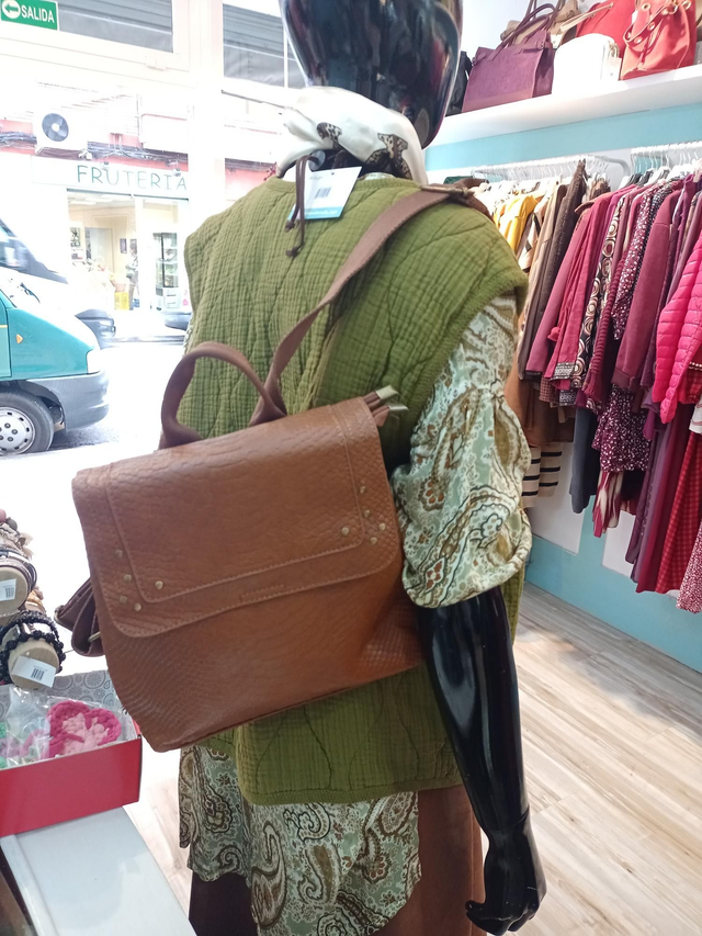 Bolso/Mochila marrón efecto serpiente