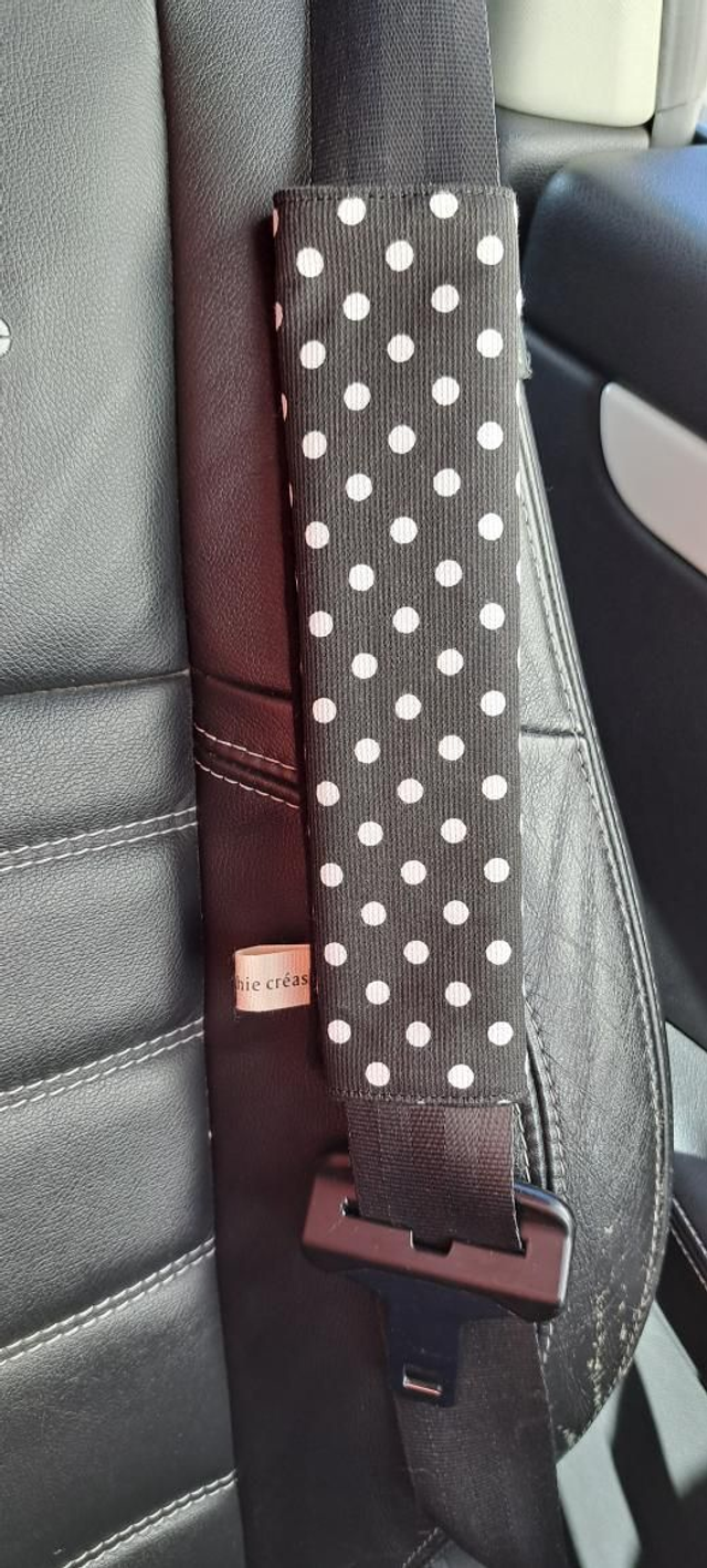 Protège ceinture sécurité pois noir