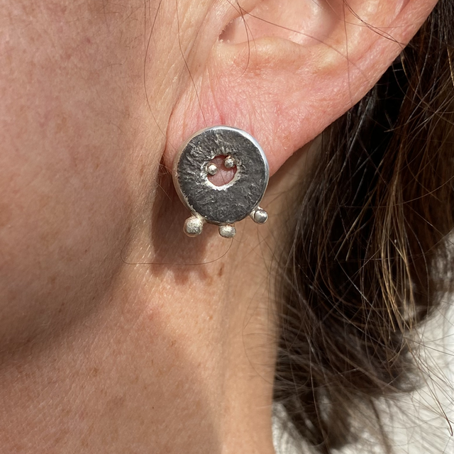 Boucles d’oreilles Anémones noires