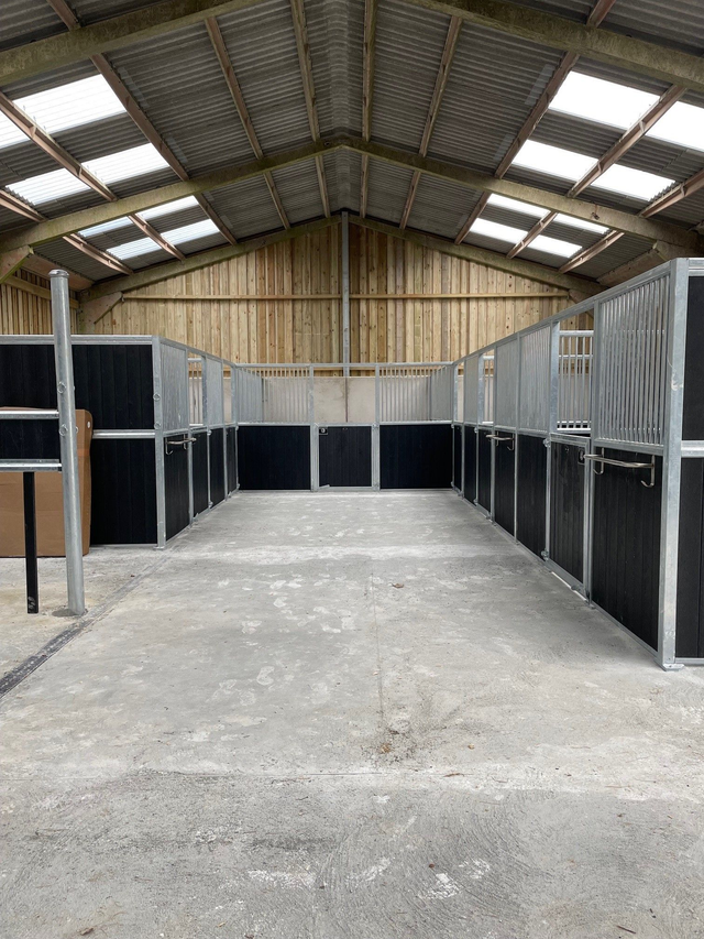 Stabling - extra night 