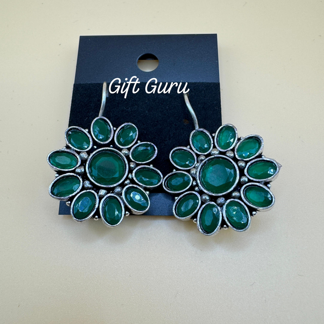 Hanging studs green