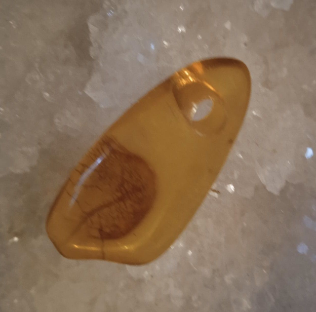 ambre (pendentif)