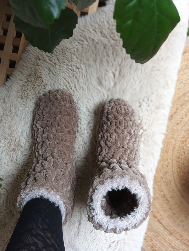 Heboučké plyšové bačkůrky, caffe