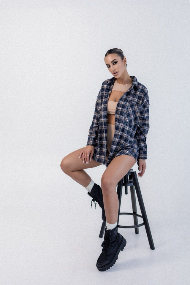 Blouse checkered