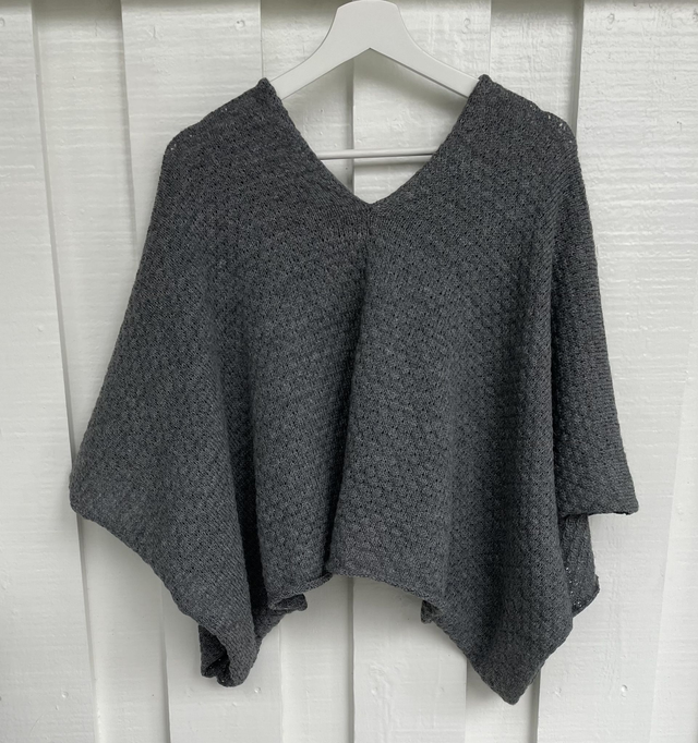 Strikket poncho