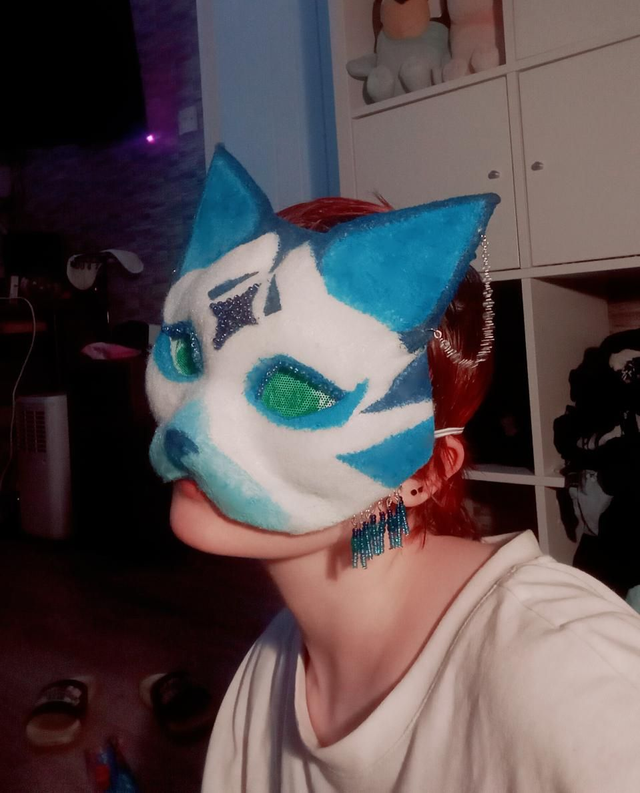 Blue and white beaded feline Kitsune styled therian mask