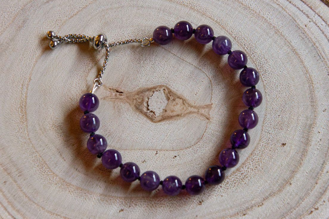 (2XL) Améthyste grade AB / Bracelet coulissant inox et fil de soie / Finitions PREMIUM