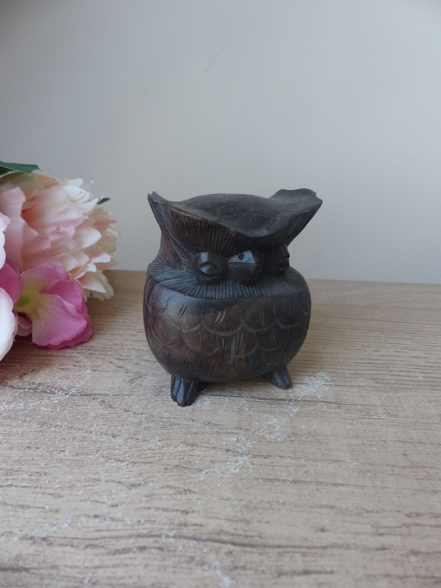 Figurine Vintage Chouette / Hibou Sculptée à la Main – Bois Dur et Plein – Décoration Bureau ou Collection – Artisanat Asiatique
