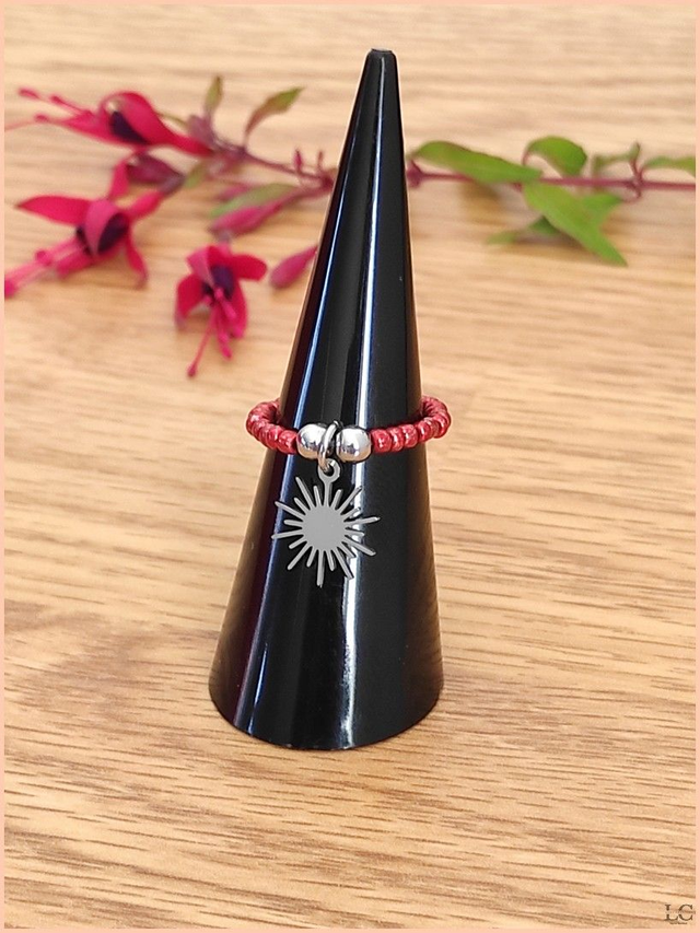 Bague élastique, perle de rocaille, avec breloque