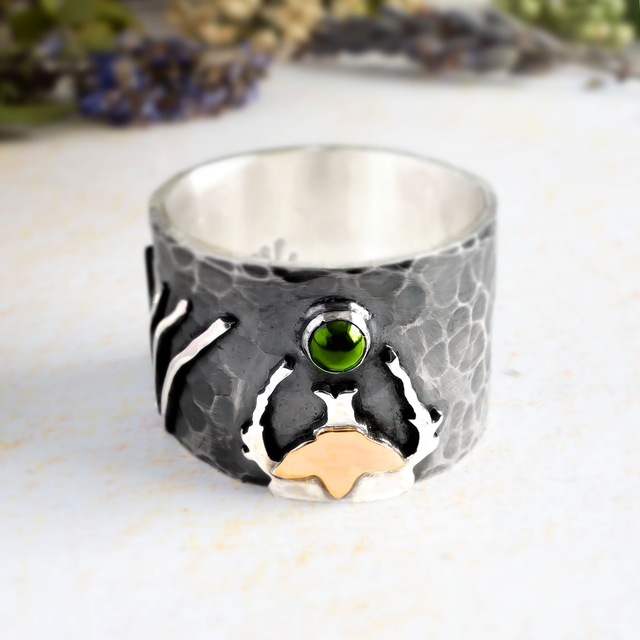 Anillo Vegi en plata 925, oro y con turmalina verde