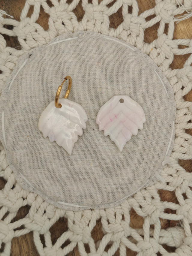 Feuilles blanc rosé