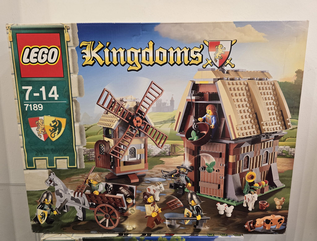 LEGO 7189 Castle Überfall auf das Mühlen-Dorf