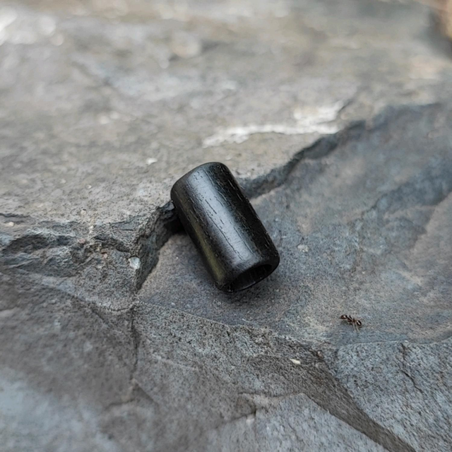 Perle Tube en Bois d'Ébène du Gabon