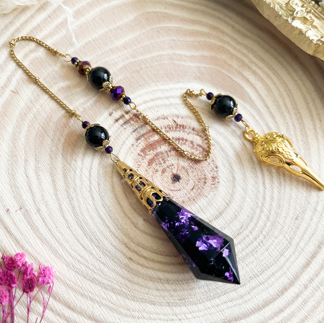 Pendule divinatoire gothique doré et violet en obsidienne