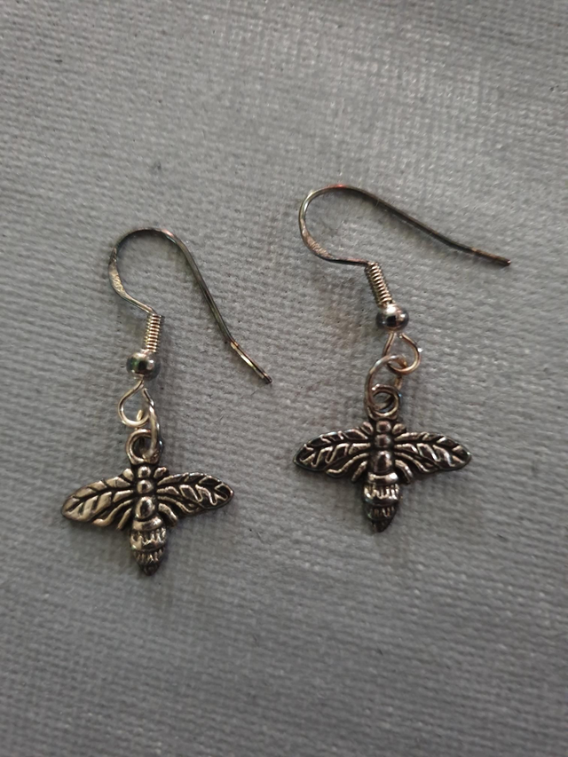 Bee earrings 