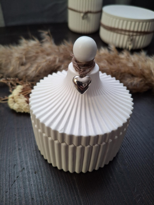 Schmuckdose mit Deckel gerippt