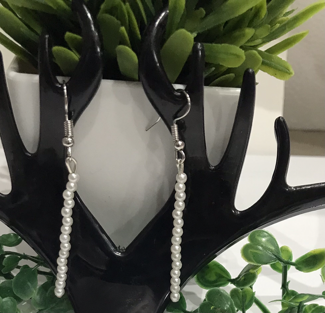 White Dangling Earrings-WDE10