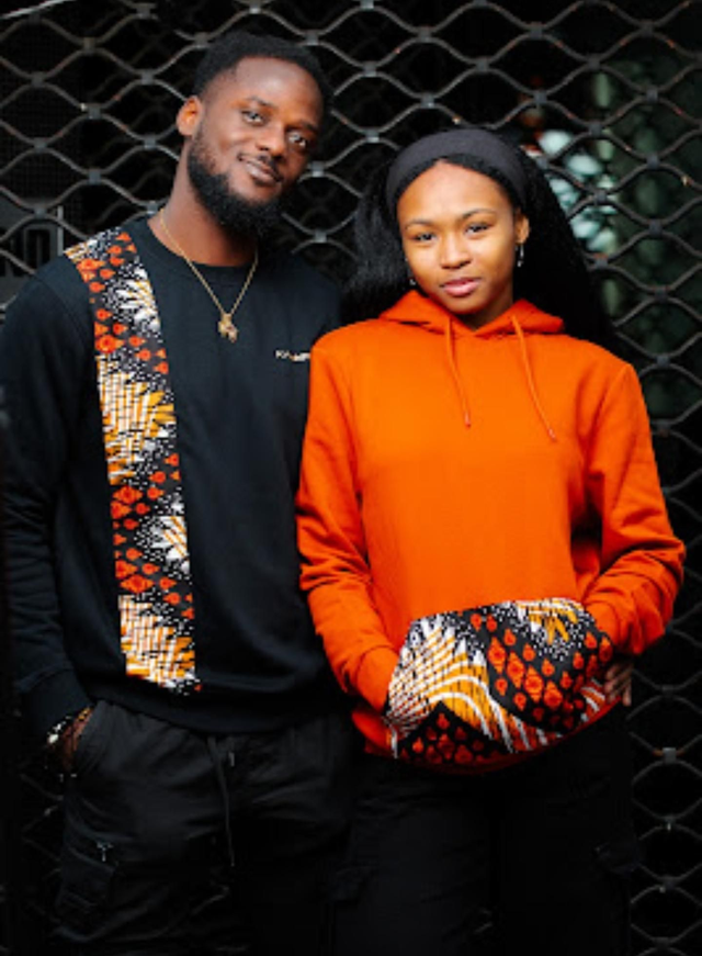 Sweat noir orangé
