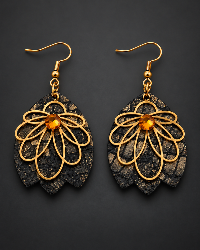 Éclat Mordoré – Boucles d’oreilles en cuir aux formes florales originales