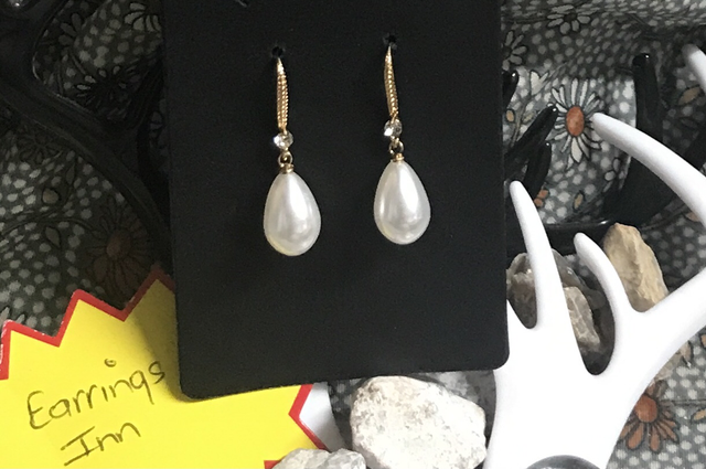 White Dangling Earrings - WDE40