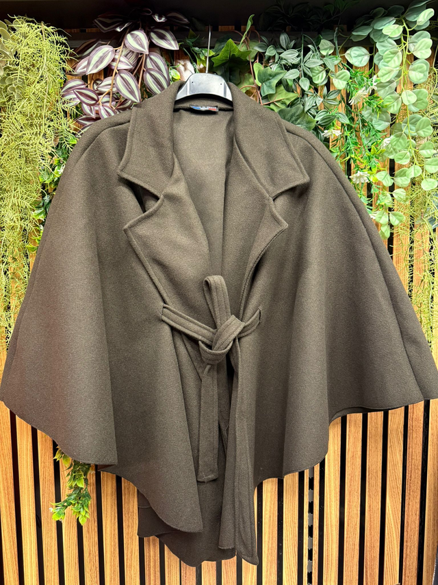 Cape met ceintuur choco