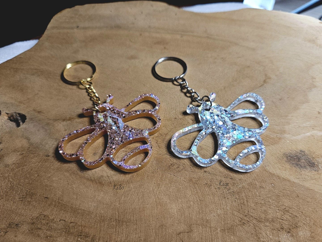 Holographic Bumblebee