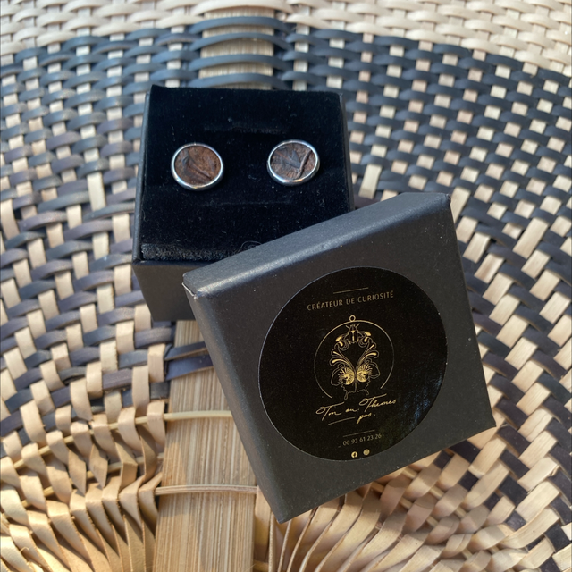 Puce à oreille, en bois de coco, fesses