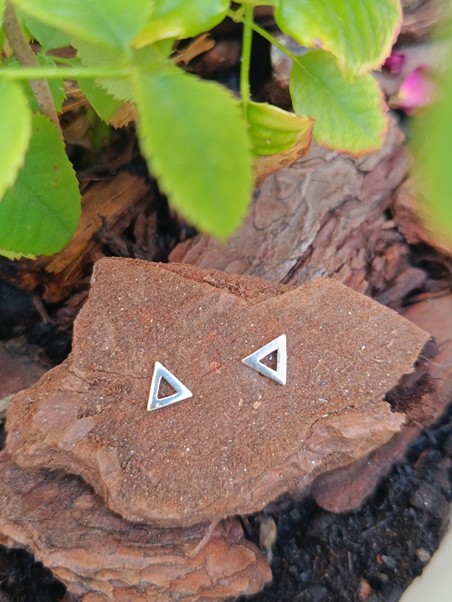 TRIANGULO HUECO