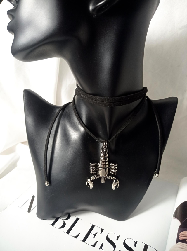 Cordão pingente escorpião 