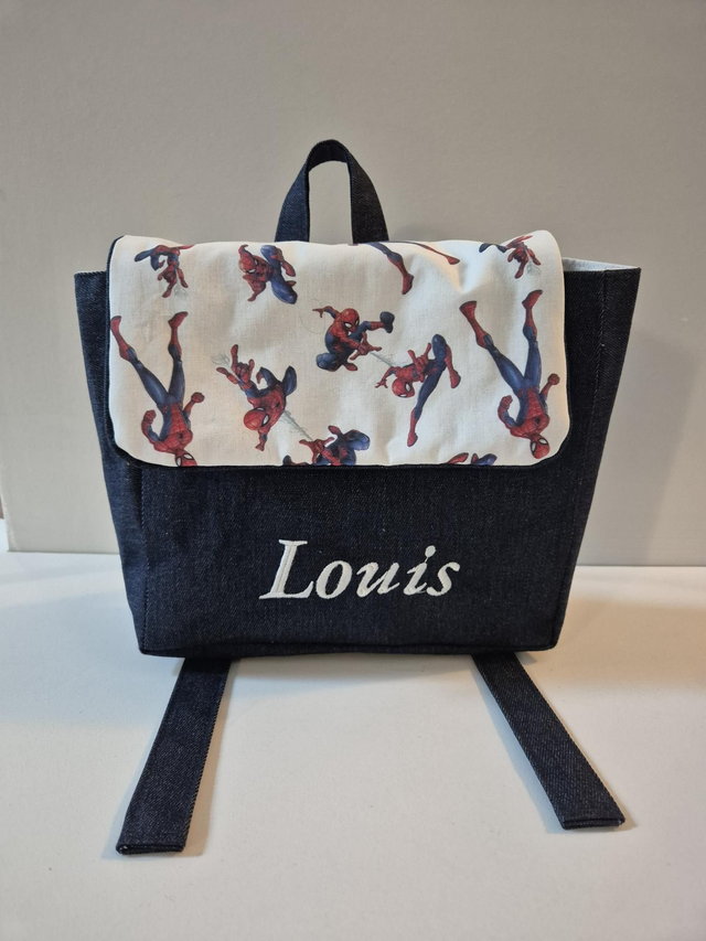 Sac à dos bleu jean et Spiderman personnalisé