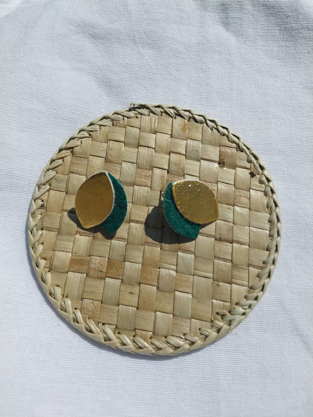 Boucles d'oreilles en matière végétale d'ananas 