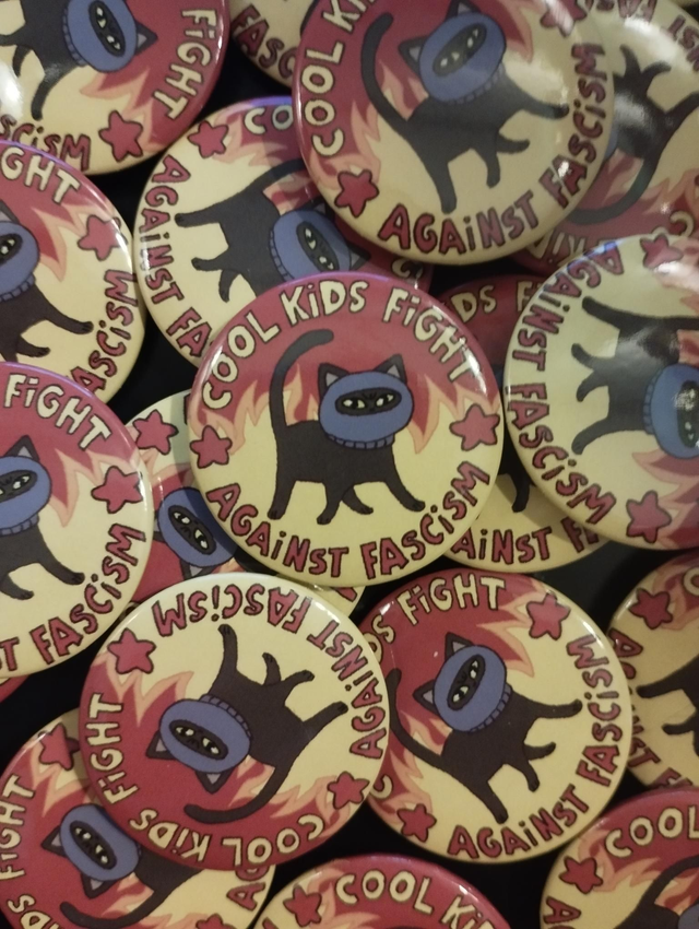 Cool kids fight against fascism - badge