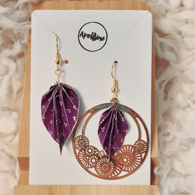 LES DIFFÉRENTES – boucles d&#039;oreilles asymétriques en origami