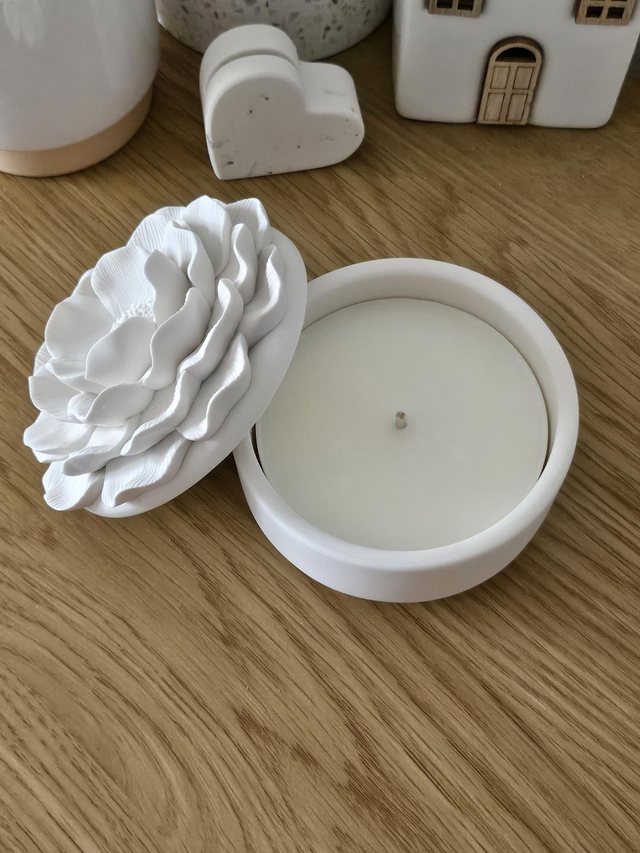 Bougie pot Camelia grand modèle 